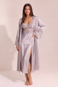 Ensemble Iris nuisette longue satin lilas - vue de face